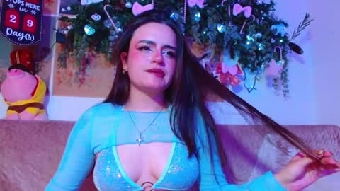 Snapshot of tara_hs chatting on December 2025 02:06:02 AM online show from December 2025 02:06:02 AM