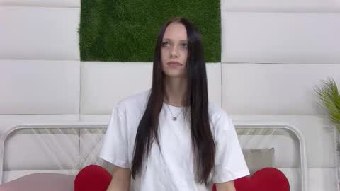 taraharriss online show from October 2025 08:26:02 AM