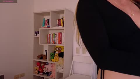 Tara White online show from March 2026 09:11:01 PM