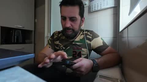 tarkan198 online show from February 2025 01:09:02 PM