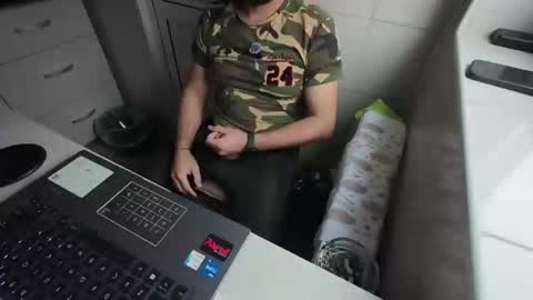 tarkan198 online show from February 2025 09:49:01 AM