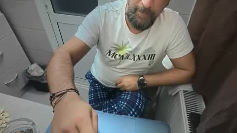 tarkan198 online show from October 2025 08:44:02 PM