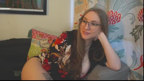 Snapshot of task_manager chatting on October 2025 01:43:02 PM Vivian Clark online show from October 2025 01:43:02 PM