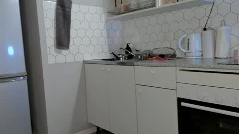 Tate online show from December 2024 07:31:02 PM