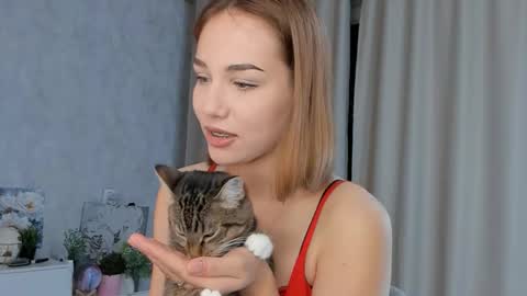 Tate online show from September 2025 07:24:02 PM