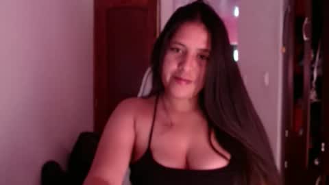 Snapshot of tatianaez22 chatting on April 2026 03:21:01 PM tatianaez22 online show from April 2026 03:21:01 PM