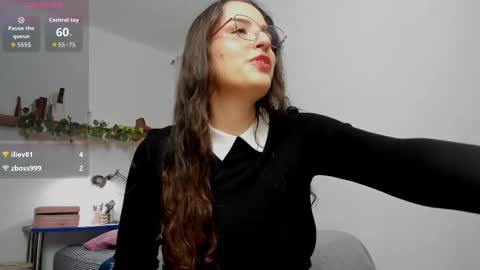 Snapshot of tatiannaz chatting on September 2025 09:19:02 PM Tatianna online show from September 2025 09:19:02 PM