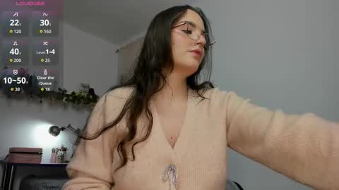 Snapshot of tatiannaz chatting on October 2025 09:37:01 PM Tatianna online show from October 2025 09:37:01 PM