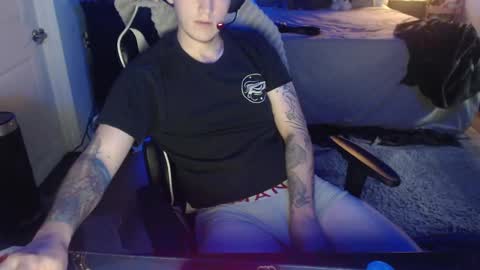 Snapshot of tattedhubs5 chatting on October 2025 08:27:02 PM tattedhubs5 online show from October 2025 08:27:02 PM