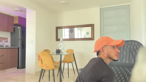 Snapshot of tattoguys_cums chatting on December 2024 01:32:02 PM Jonathan Juan online show from December 2024 01:32:02 PM