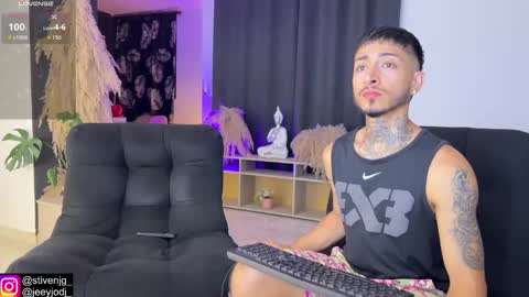 Snapshot of tattoguys_cums chatting on October 2025 02:45:01 AM Jonathan Juan online show from October 2025 02:45:01 AM