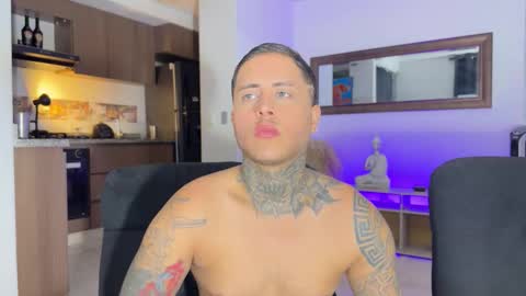 Snapshot of tattoguys_cums chatting on November 2025 02:47:02 AM Jonathan Juan online show from November 2025 02:47:02 AM