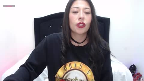 High Mami  online show from November 2025 01:18:02 AM