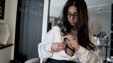 Nathalie Hardy  online show from September 2025 07:24:02 PM