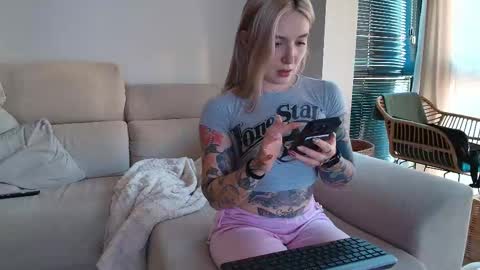 Snapshot of tattoobbgirl chatting on February 2026 04:30:01 PM tattoobbgirl online show from February 2026 04:30:01 PM