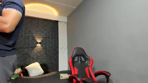  T A U R U S  online show from December 2025 05:21:02 PM