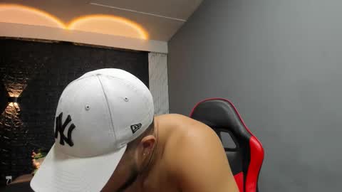  T A U R U S  online show from December 2025 12:25:02 PM