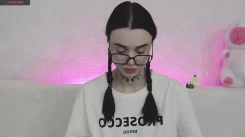 Taya online show from November 2025 04:50:01 PM