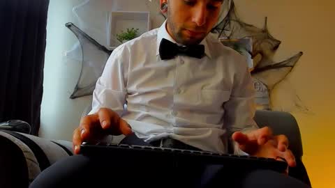 tayer_bennet online show from October 2025 08:51:02 PM