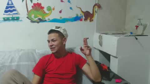 Snapshot of tayler_and_alina chatting on January 2025 09:20:01 PM MARCELO MILK online show from January 2025 09:20:01 PM