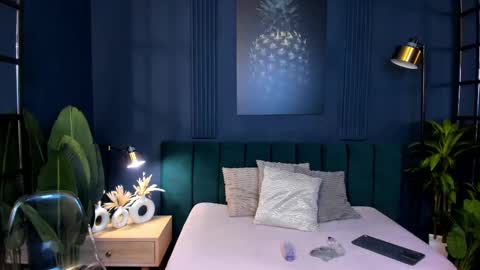 Taylor Bennet online show from February 2025 06:11:02 PM