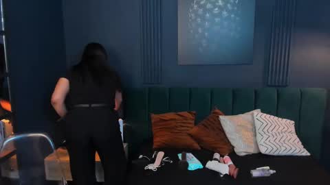 Taylor Bennet online show from March 2025 12:15:02 PM