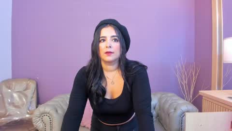 Taylor Bennet online show from October 2025 12:05:02 PM