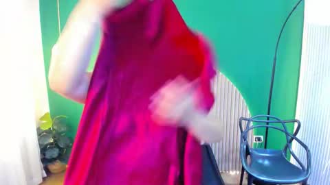 Taylor Bennet online show from November 2025 11:40:02 AM