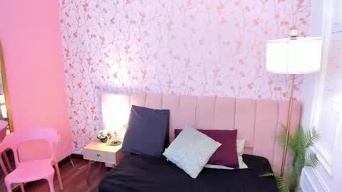 Taylor Bennet online show from March 2026 12:00:01 PM