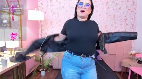 Taylor Bennet online show from March 2026 12:08:01 PM