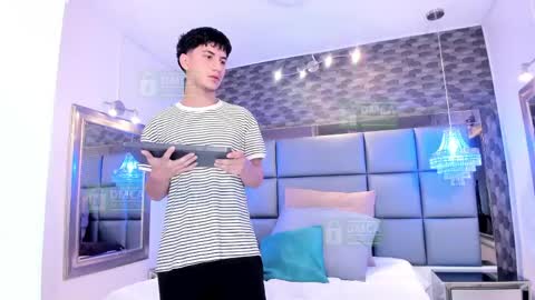 taylor_brooks_ online show from April 2026 12:00:01 PM