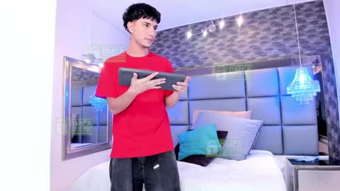taylor_brooks_ online show from May 2026 11:37:02 AM