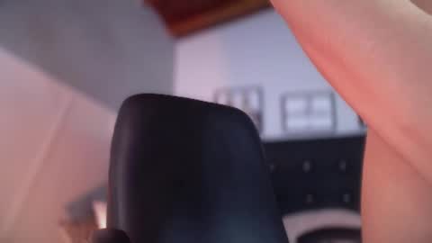 Taylor 3 online show from November 2025 06:51:01 PM