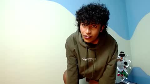 Snapshot of taylor_harvey chatting on December 2024 08:53:01 PM taylor online show from December 2024 08:53:01 PM