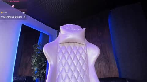 Taylor  Help me to get 100 thumbs up online show from September 2025 04:29:02 PM