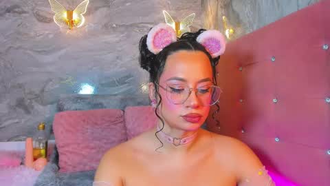 Snapshot of taylor_sanz chatting on October 2025 02:44:01 AM Taylor Sanz online show from October 2025 02:44:01 AM