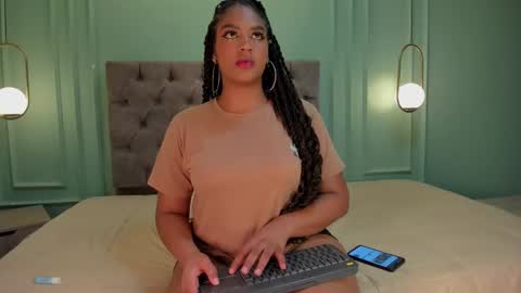 Snapshot of taylor_sexyy chatting on February 2025 04:14:02 AM Taylor online show from February 2025 04:14:02 AM