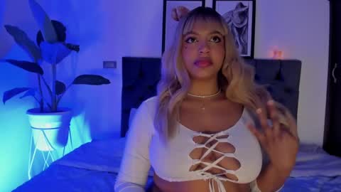 Snapshot of taylor_sexyy chatting on November 2025 03:29:02 AM Taylor online show from November 2025 03:29:02 AM