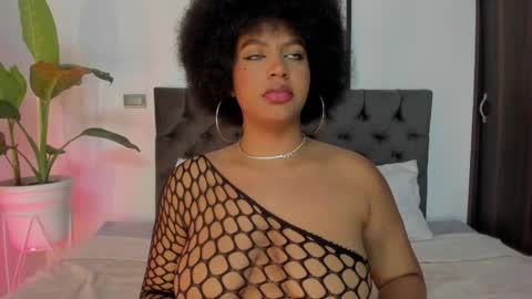 Snapshot of taylor_sexyy chatting on November 2025 04:29:02 AM Taylor online show from November 2025 04:29:02 AM