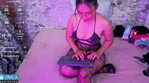 Tay online show from November 2025 08:11:02 AM