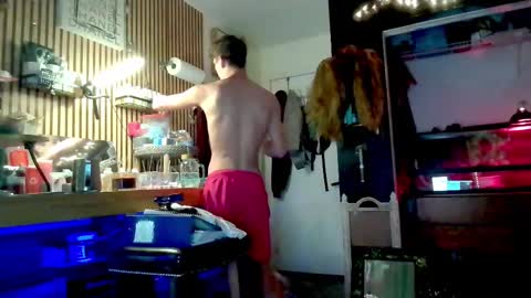 Trevorling online show from September 2025 07:40:02 PM