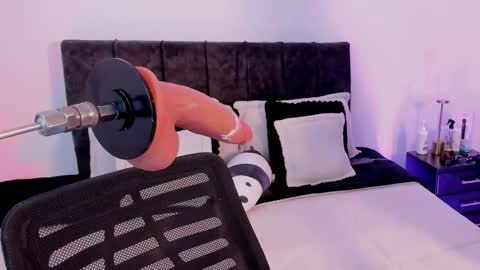 Snapshot of taylormaxwell chatting on December 2025 09:20:02 PM Taylor online show from December 2025 09:20:02 PM