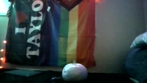 Snapshot of taylorriot chatting on October 2025 12:00:02 AM Taylor Riot online show from October 2025 12:00:02 AM