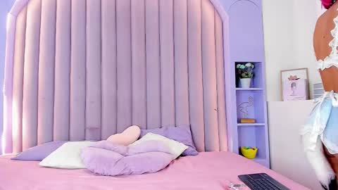 TAYLOR  online show from September 2025 11:54:02 AM