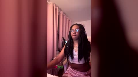 Snapshot of taylorsosweets chatting on June 2026 04:58:01 AM Taylor online show from June 2026 04:58:01 AM