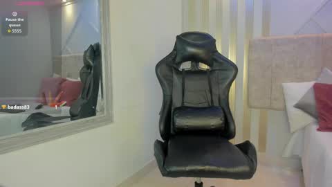 tayra online show from September 2025 08:19:01 PM