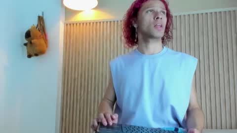 Tayson online show from December 2025 12:54:01 PM