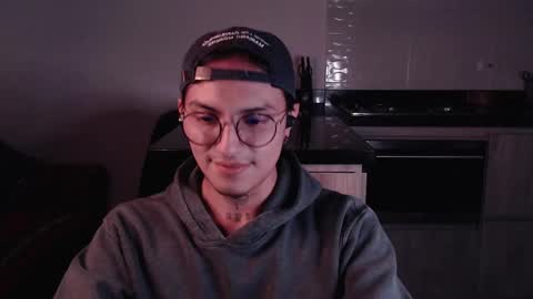 Teo independent model online show from February 2025 02:55:02 AM