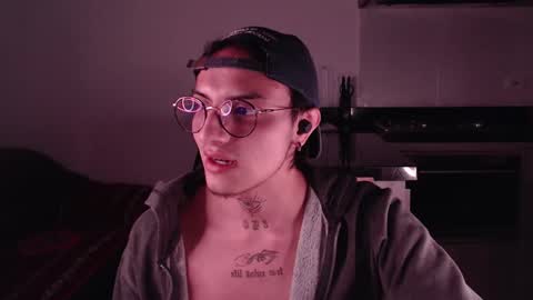 Teo independent model online show from February 2025 04:52:01 AM