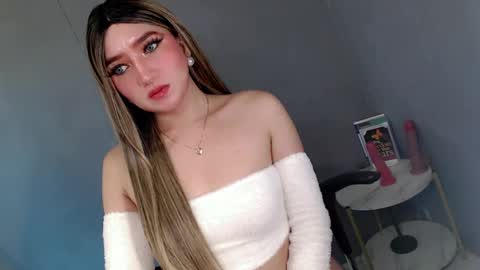 ellaine online show from March 2025 10:02:02 PM